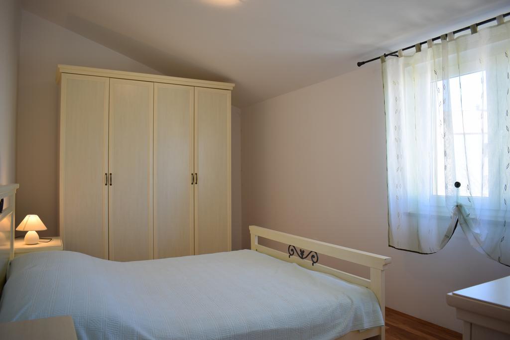 Apartments Blue Dream Malinska Exterior photo
