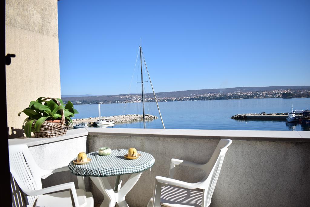 Apartments Blue Dream Malinska Exterior photo