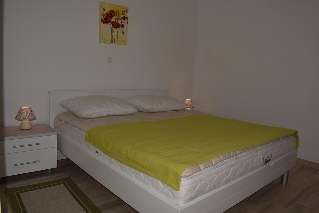 Apartments Blue Dream Malinska Exterior photo