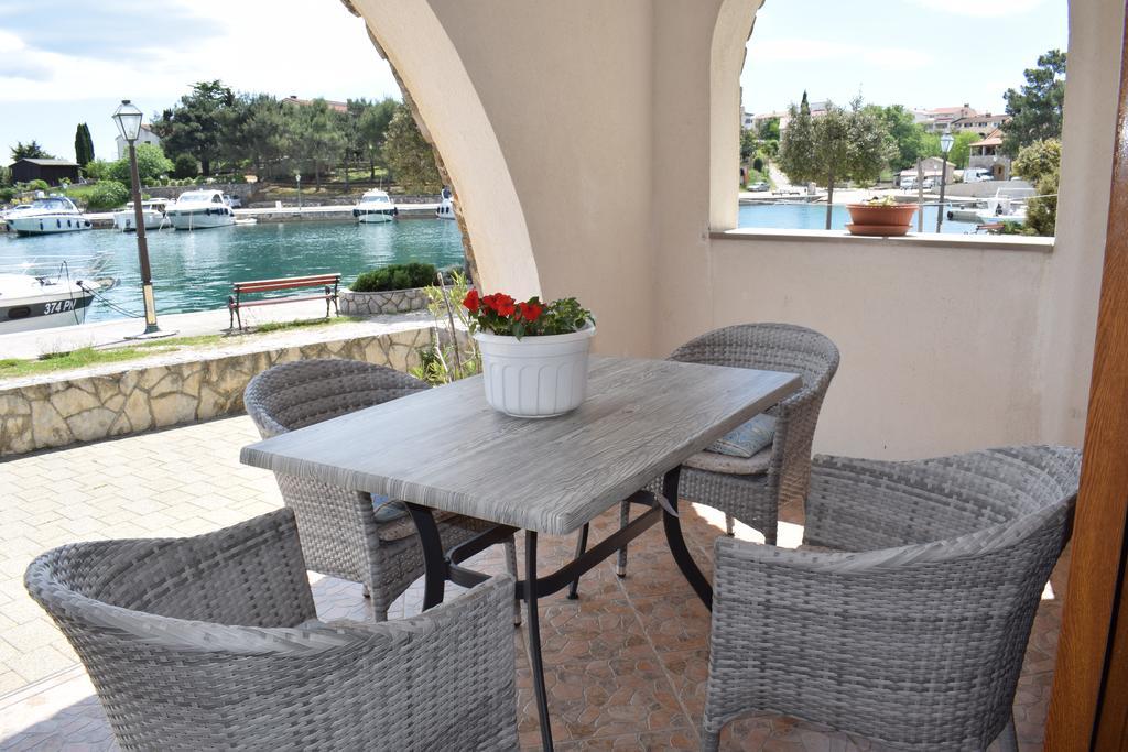 Apartments Blue Dream Malinska Exterior photo